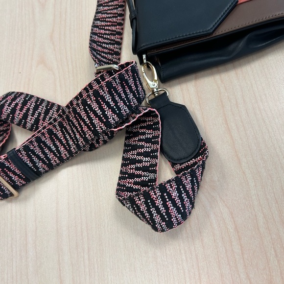 Thale Blanc NWOT Women's Multi-Color Crossbody Bag leather bag - Lux brand - Picture 8 of 16